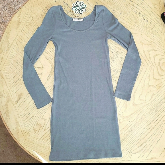 ποΈ Hope's long sleeve Fitted blue dress - Picture 5 of 5